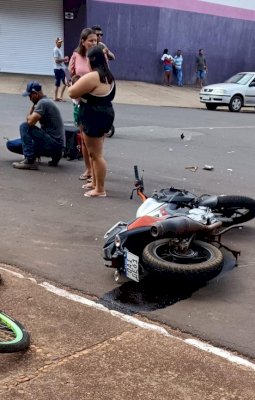 Ivinhema - Acidente entre moto e carro deixa motociclista com ferimentos graves no bairro Itapoã
