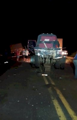 Acidente envolvendo três caminhões,  fecha rodovia MS-276, por mais de quatro horas