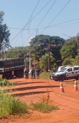 Ivinhema: Homem abandona carreta com drogas e foge a pé durante abordagem policial em Vila Amandina