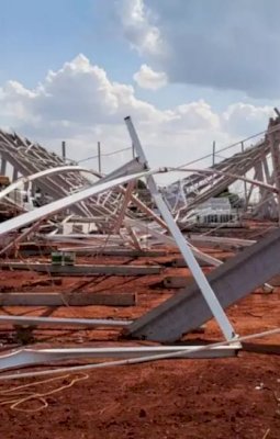 Estrutura de mercado em construção desaba, mata dois operários e deixa 2 feridos