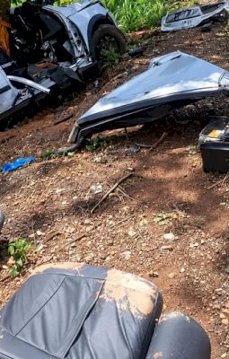Saveiro parte ao meio após atingir árvore e deixa dois trabalhadores em estado grave