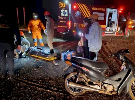 Jovem fica ferida após cair de moto em buraco na MS-134 entre Nova Andradina e Batayporã