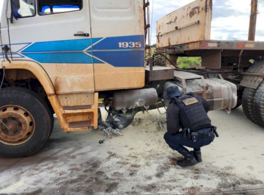 Após atropelar mãe e filho, motorista de carreta foge e é capturado no anel viário