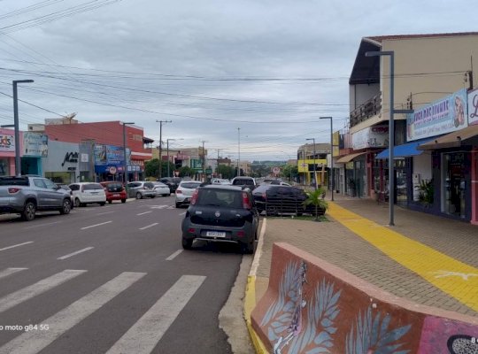 Comércio de Ivinhema terá horário especial no sábado que antecede o Dia dos Pais