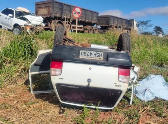 Ivinhema: Colisão frontal na BR-376, próximo à Vila Alice, deixa uma vítima fatal e várias pessoas feridas