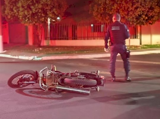 Acidente entre motocicleta e carro deixa uma pessoa ferida em Ivinhema