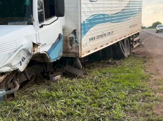 Motorista morre após carro bater em caminhão e capotar na saída para Sidrolândia