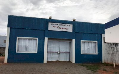 Pastor é atacado pelas costas com facão durante culto em igreja