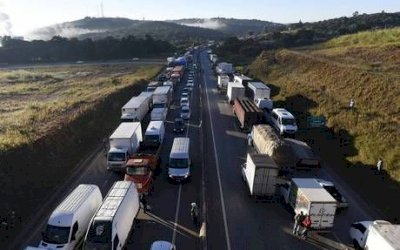 No WhatsApp, caminhoneiros insatisfeitos já falam em greve