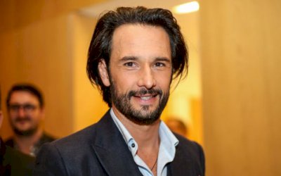 Rodrigo Santoro chega a 15 anos de carreira no exterior e diz não focar fama: Isso não sustenta