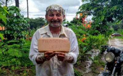 Idoso de 65 anos é aprovado no vestibular após aposentadoria e cursinho comunitário