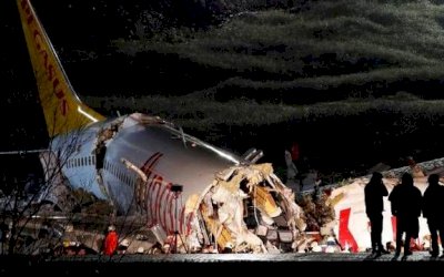 Acidente com avião que se partiu na Turquia tem pelo menos 3 mortes