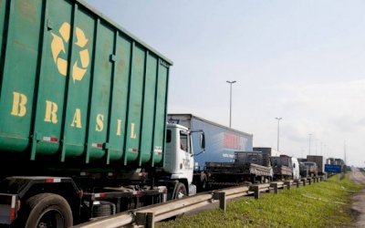 Caminhoneiros colocam Bolsonaro em xeque e aderem à greve dos petroleiros
