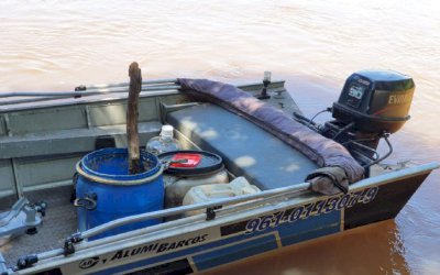 Polícia Militar Ambiental de Naviraí autua paranaense por pesca ilegal e apreende barco, motor e pescado