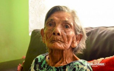 Dona Filó completa 120 anos e é uma das mulheres mais velhas do mundo