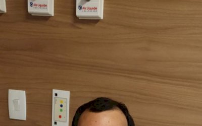 Após 49 dias na UTI e duas paradas cardíacas por covid-19, representante comercial recebe alta sob aplausos em MS