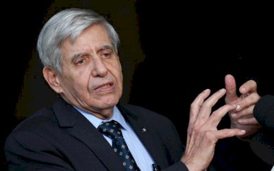 Heleno diz que apreensão de celular de Bolsonaro seria 'interferência inadmissível' e que poderá ter 'consequências imprevisíveis'