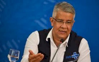 Secretário do Ministério da Saúde diz que deixará o cargo amanhã
