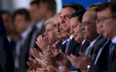 Mundo se reúne para reconstruir seu futuro. E Brasil não aparece.