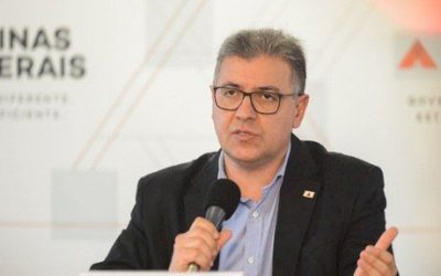 Minas deve enfrentar novas ondas de covid-19 até meados de 2021