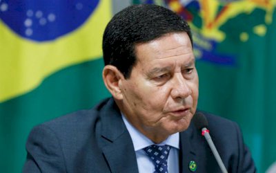 Bolsonaro e Forças Armadas não anseiam ruptura institucional, diz Mourão