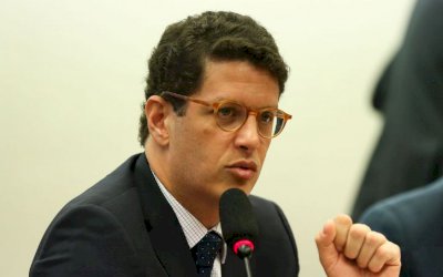 Salles e Ibama tornam-se alvos em ação judicial após denúncia de dados omitidos
