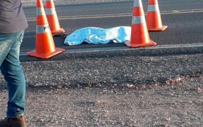Menina de 7 anos morre atropelada ao atravessar estrada correndo para ver o pai
