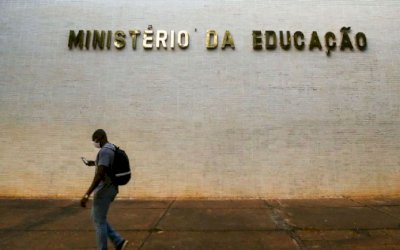 Bolsonaro anuncia Milton Ribeiro como novo ministro da Educação