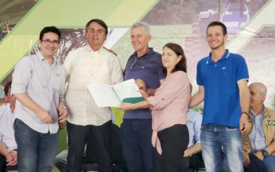 Mais de 1.600 títulos são entregues a assentados em Mato Grosso