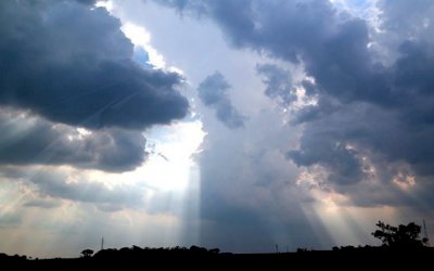 Pancadas de chuva e temperaturas de até 36°C são esperadas para esta quinta-feira