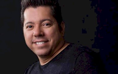 Cantor e compositor morre de covid -19