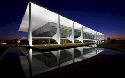 Governo prepara projeto que classifica todo tipo de trabalho como essencial