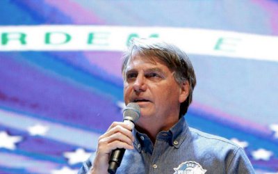 Bolsonaro sanciona lei que amplia alcance do BPC em 2022