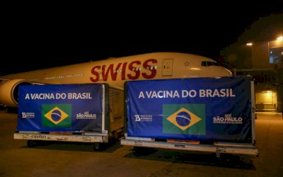 Butantan recebe 12 mil litros de IFA para produzir mais 20 milhões de doses da CoronaVac em SP