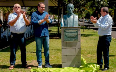 Sicredi Centro-Sul MS inaugura busto em homenagem ao Patrono do Cooperativismo Brasileiro em Dourados