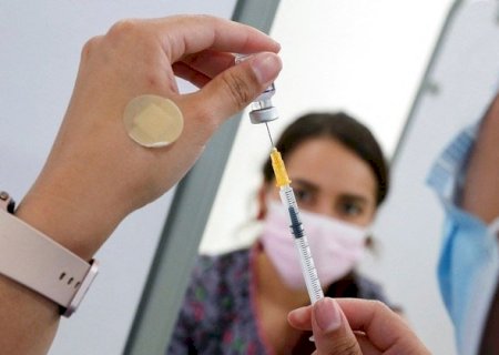 Maioria das reações adversas após vacina anti-Covid é psicológica