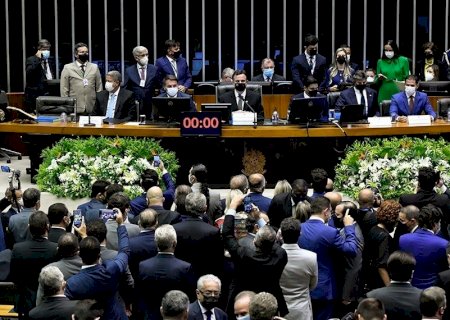 Ao lado de Bolsonaro, Pacheco defende democracia, ciência e vacina e critica desinformação