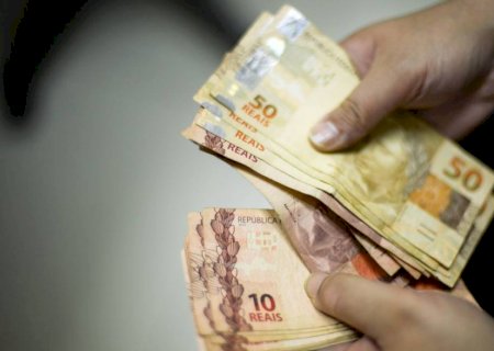 Governo vai antecipar 13º do INSS e liberar saque de R$ 1 mil do FGTS ainda este mês