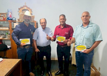Prefeito Juliano Ferro e vereadores se reúnem com deputado estadual Zé Teixeira