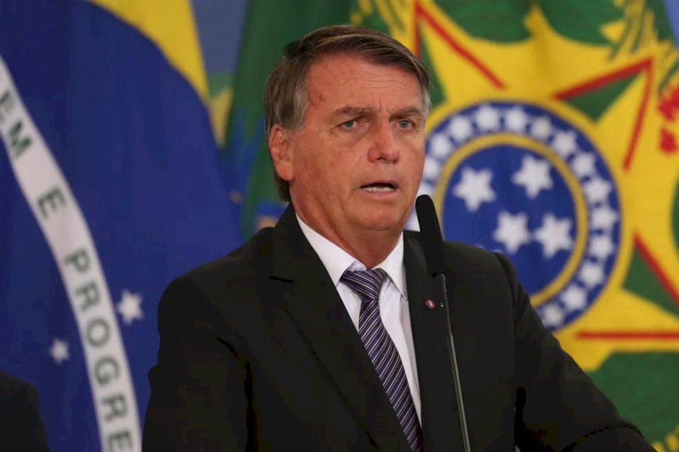 Governo vê \'lambança\' de Minas e Energia em escolhas para Petrobras e Bolsonaro consulta Guedes sobre troca