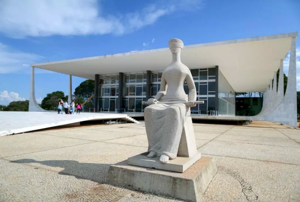 MS e mais 10 estados vão ao STF para não reduzir imposto que poderia baixar preço dos combustíveis