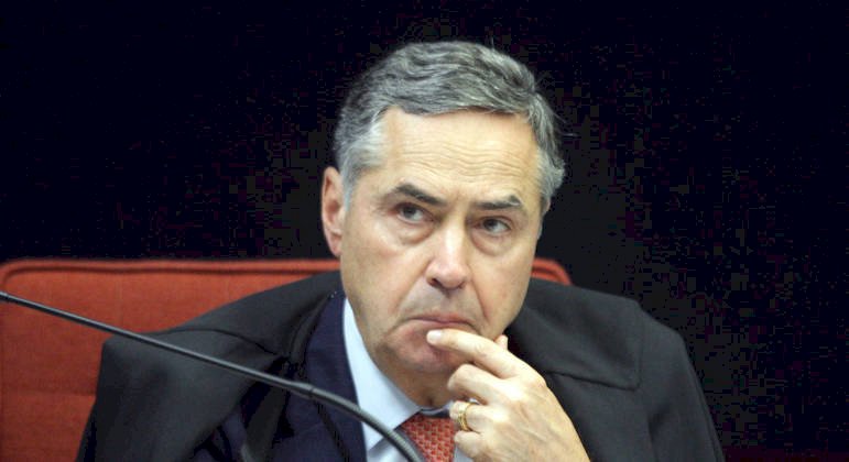 Atendendo a pedido da Confederação Nacional de Saúde, Hospitais e Estabelecimentos e Serviços (CNSaúde),Barroso suspende piso nacional da enfermagem.