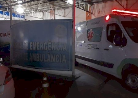 Criança de 3 anos encontra pistola de pai e atira na cabeça do irmão gêmeo.