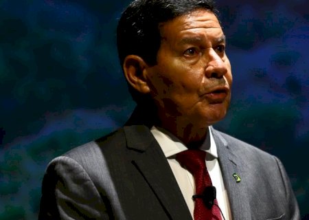 Mourão convoca rede nacional de TV e rádio para este sábado.