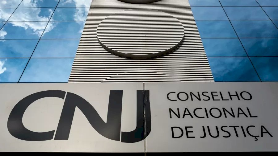 CNJ afasta juiz que autorizou bolsonarista a voltar a QG do Exército em MG.