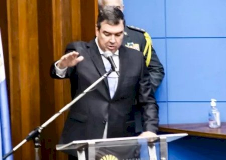 Riedel toma posse e quer governo eficiente para Estado não ser 'fardo para a população'