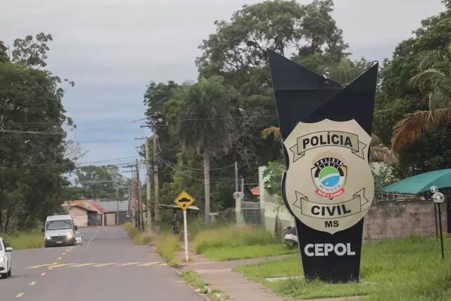 Jovem atira contra equipe policial e morre em confronto.