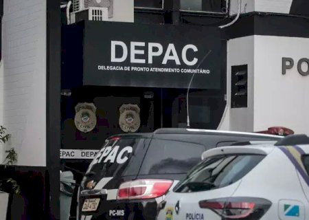 Adolescentes encontram ossada humana em mata enquanto jogavam bola.