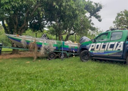 PMA apreende 8 redes de pesca e 104 anzóis de galho nos rios Brilhantão e Ivinhema na operação Carnaval e solta peixes presos aos petrechos.