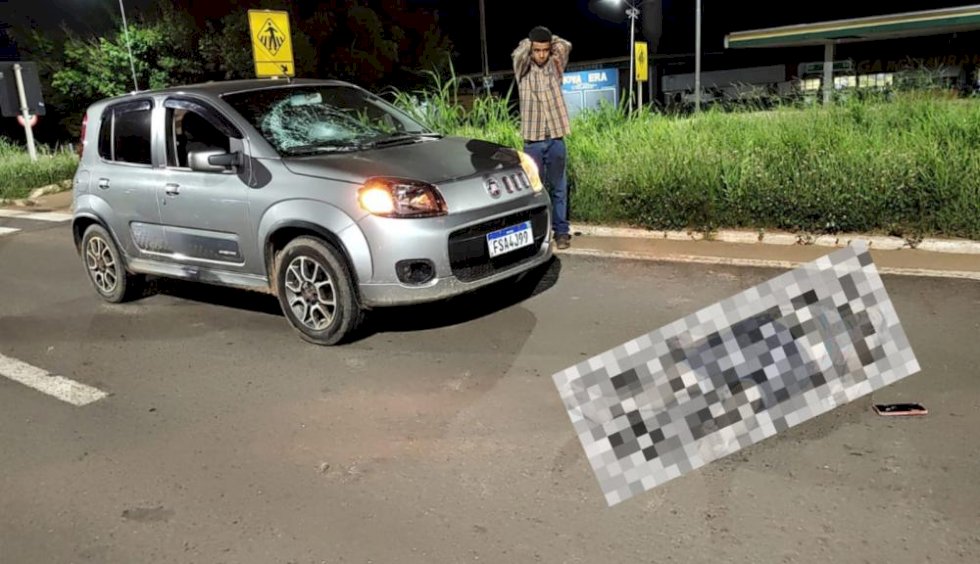 Mulher é atropelada na faixa de pedestres e socorrida em estado grave.